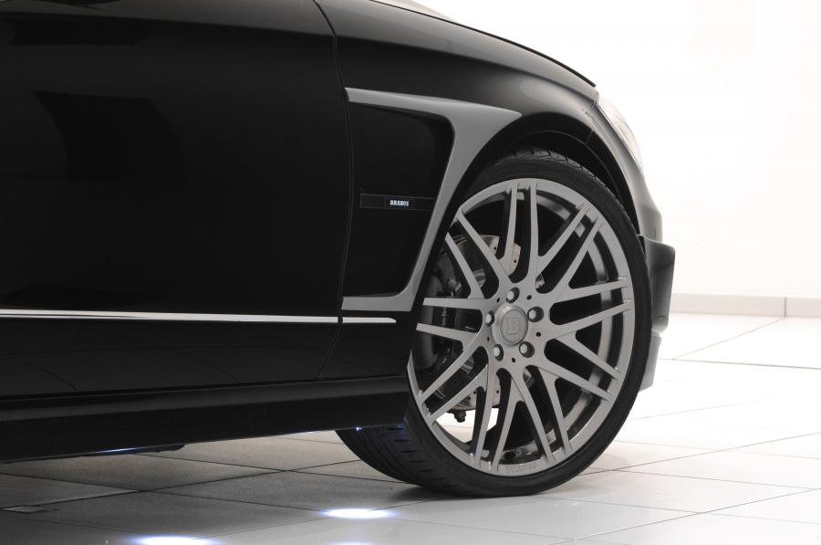  Mercedes-Benz CLS-Class Coupe by Brabus 2012 года  (фото 10 из 19)